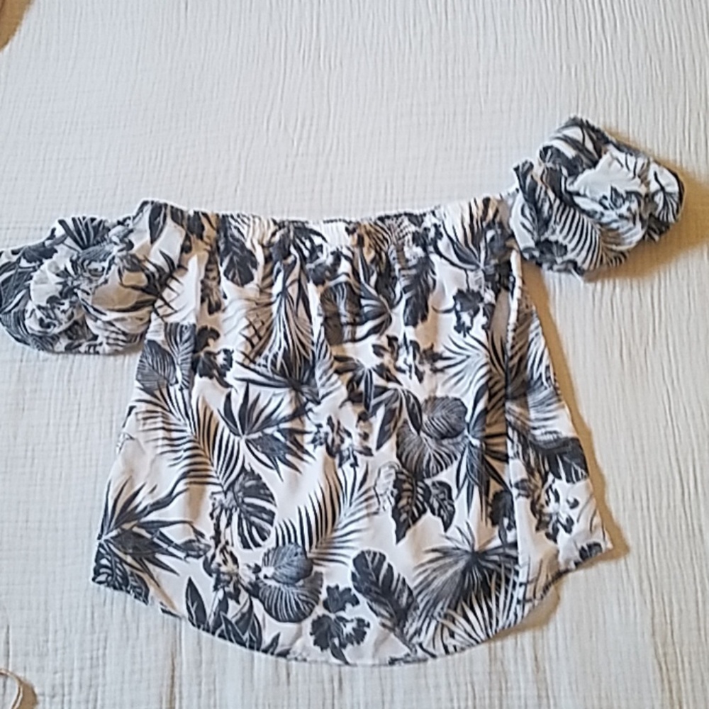Ro & De Strapless floral top